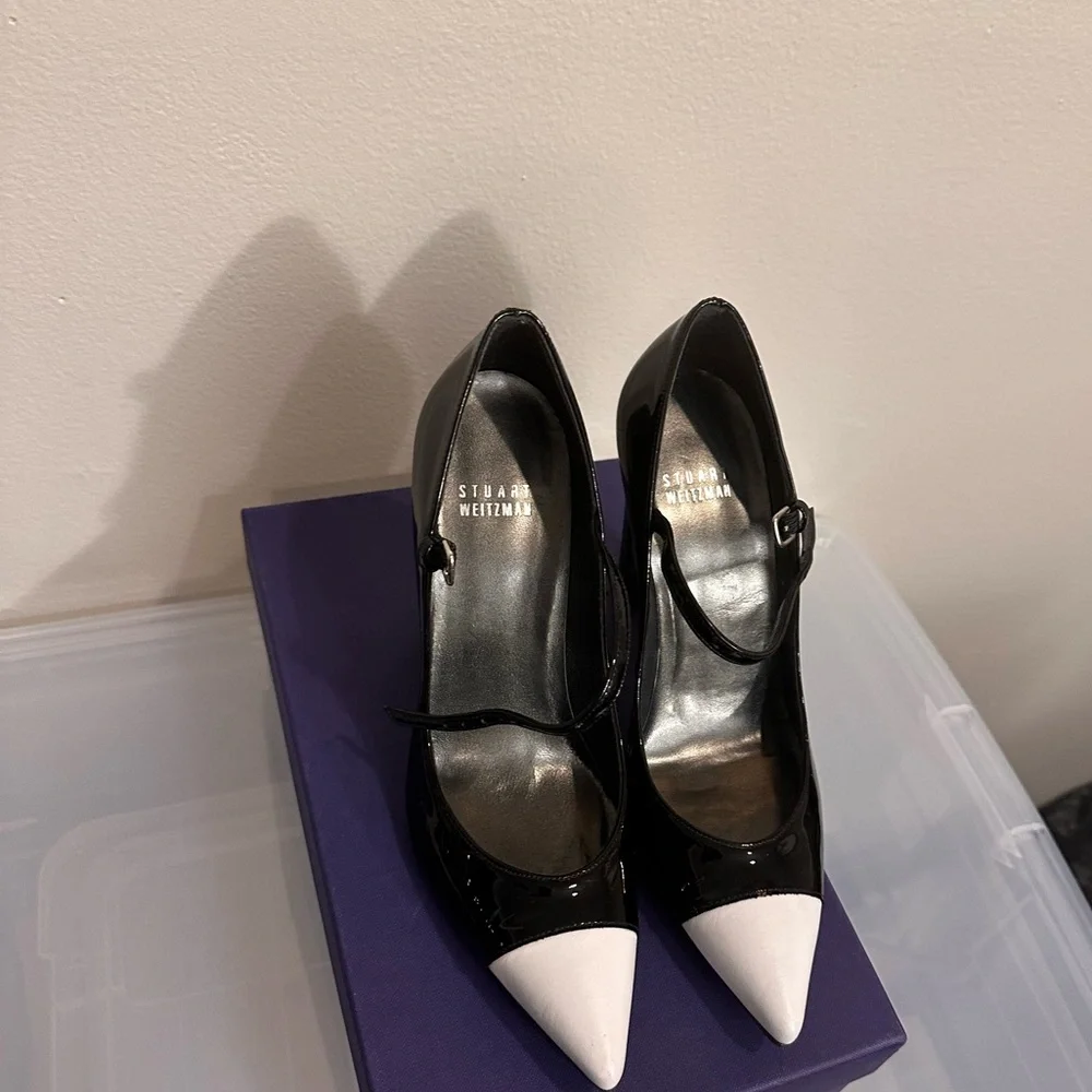 Stuart Weitzman Black and White Patent Leather Pump - Picture 3 of 12